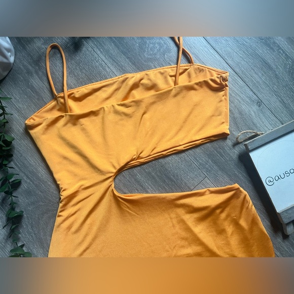 Sabora Sexy Bandeau Spaghetti Strap Cut-Out Mini Dress with Hip High Slit Size L - Picture 5 of 7